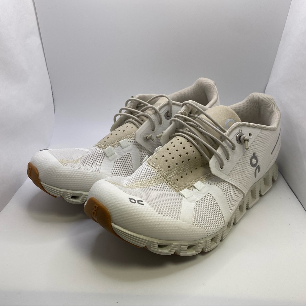 On Cloud Running  White Sand Athletic Shoes - Women's Ladies 6.5 Worn One Time